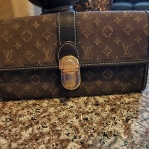 Sale🎉Authentic Louis Vuitton Wallet